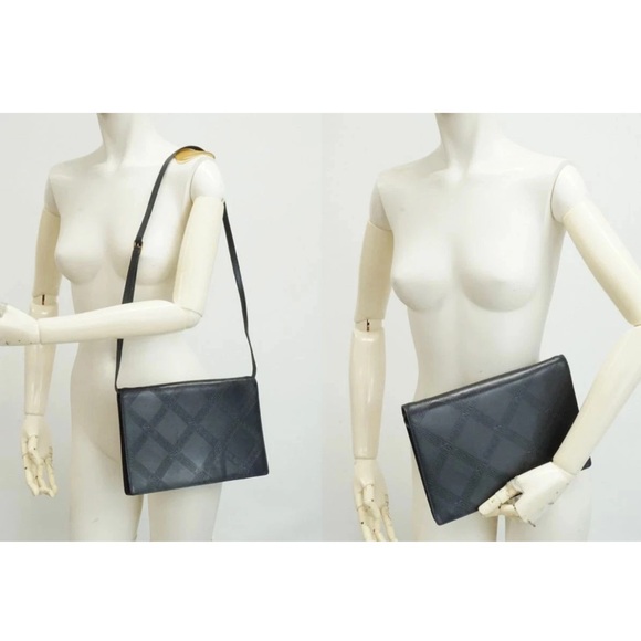 Yves Saint Laurent Handbags - Yves Saint Laurent Black Shoulder Bag